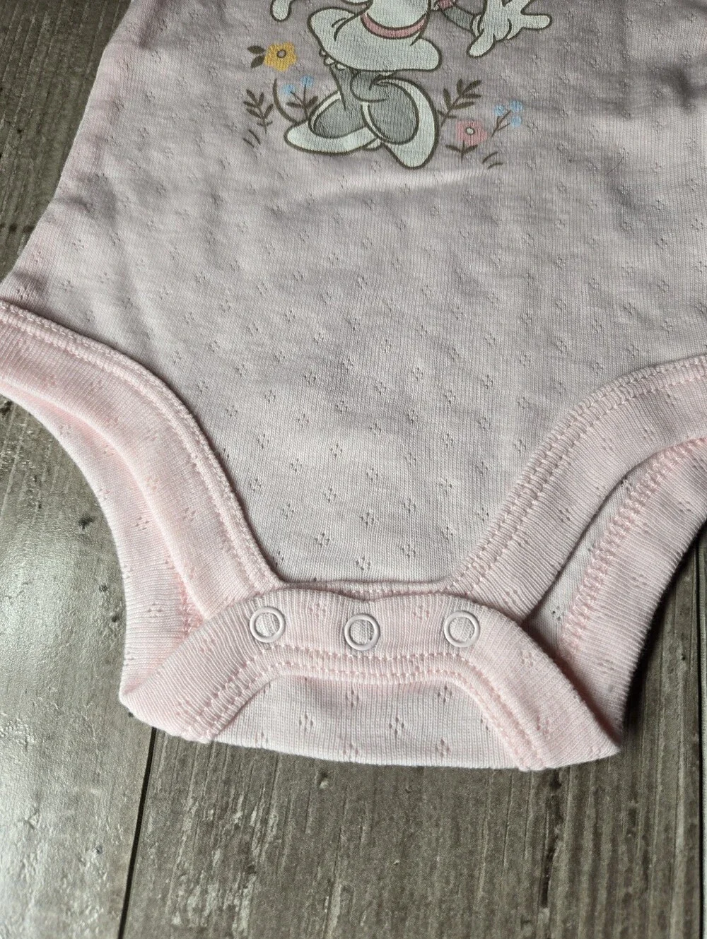 NWT Disney Pink Minnie Mouse Bodysuit with Coordinating Bib – 2pc Size Newborn